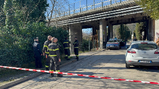 Giallo ad Ascoli, coppia trovata morta in tenda lungo il fiume Tronto